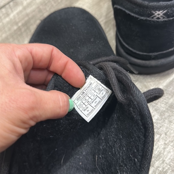 Ugg size 11 - Picture 4 of 5